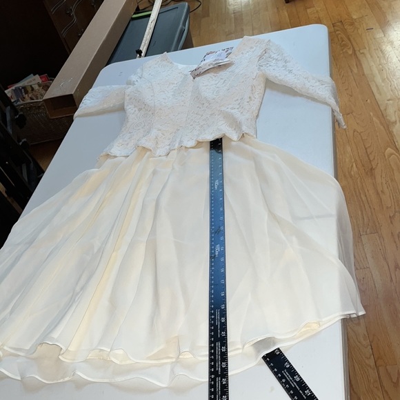 A W Bridal size 6 Ivory lace midi dress lined with silky chiffon skirt - Picture 12 of 16